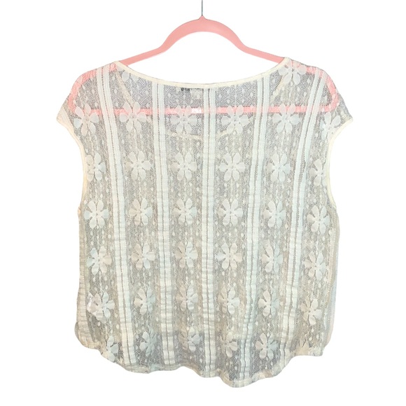 Women's Floral Lace Sheer Short Sleeve Shirt - Picture 7 of 10